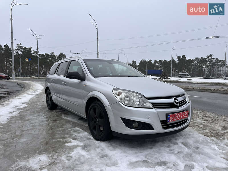 Универсал Opel Astra 2009 в Киеве