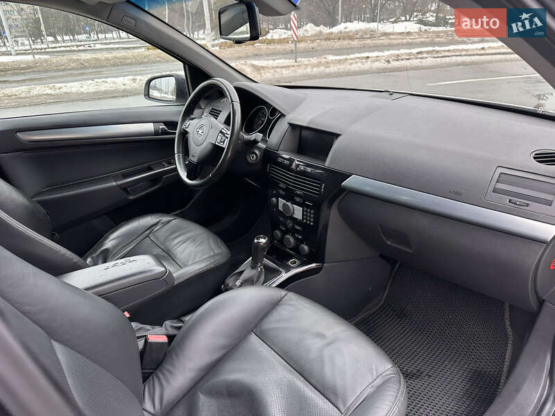 Универсал Opel Astra 2009 в Киеве