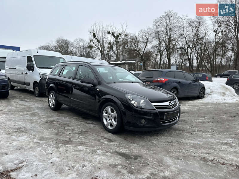 Универсал Opel Astra 2008 в Ровно