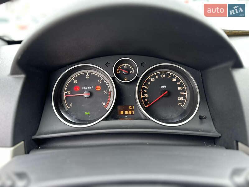 Универсал Opel Astra 2008 в Ровно