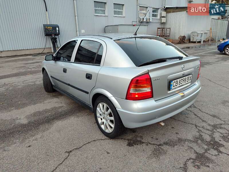 Хэтчбек Opel Astra 2002 в Чернигове