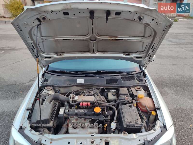 Хэтчбек Opel Astra 2002 в Чернигове