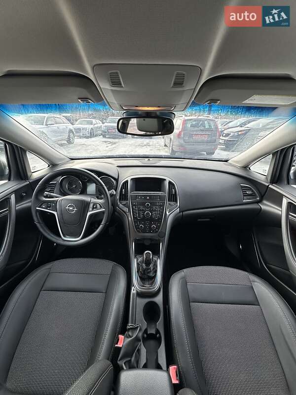 Универсал Opel Astra 2012 в Белогородке фото 28 Универсал Opel Astra 2012 в Белогородке