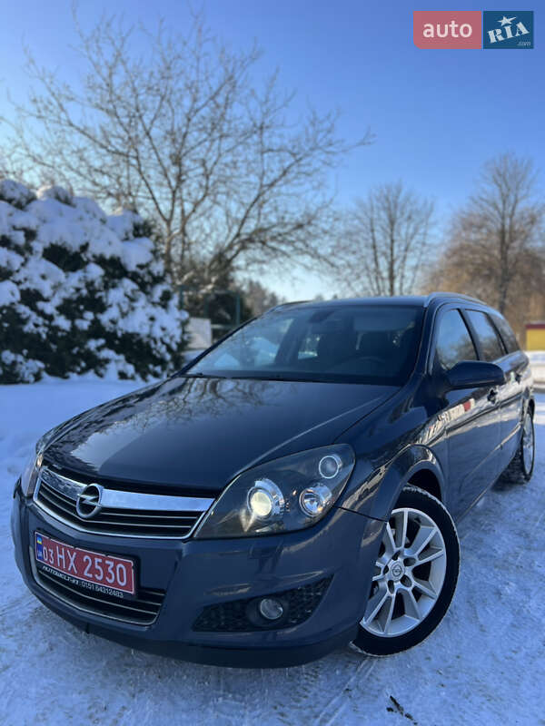 Универсал Opel Astra 2009 в Луцке