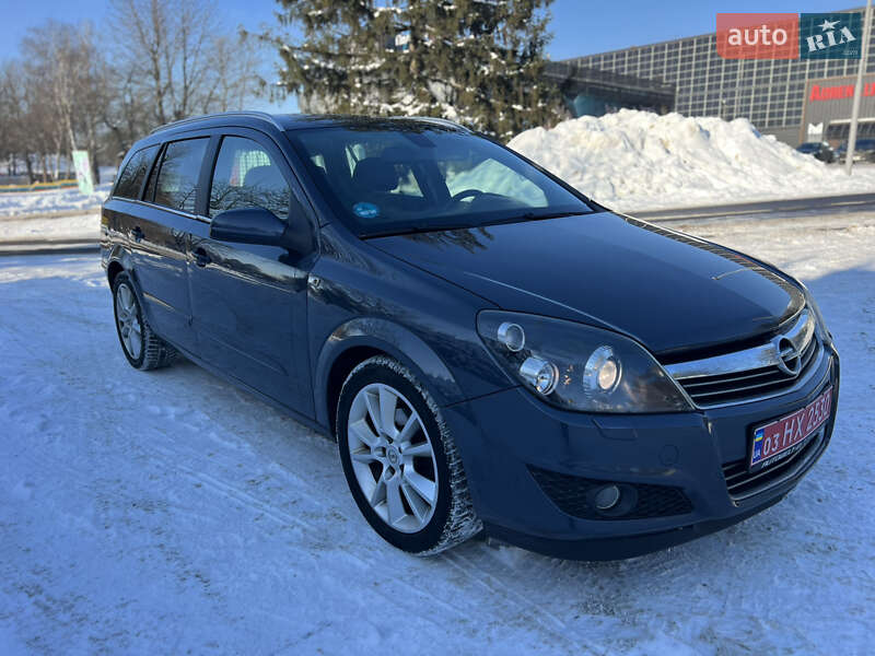 Универсал Opel Astra 2009 в Луцке
