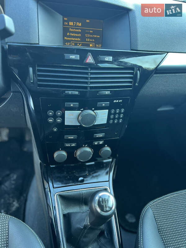 Универсал Opel Astra 2009 в Луцке