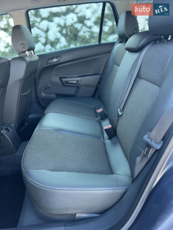 Универсал Opel Astra 2009 в Луцке