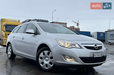 Універсал Opel Astra 2011 в Луцьку