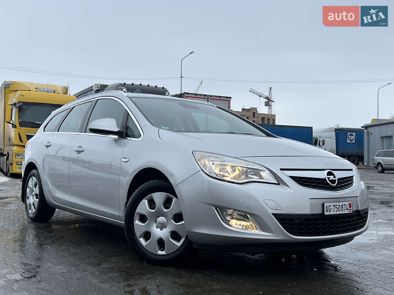 Универсал Opel Astra 2011 в Луцке фото Универсал Opel Astra 2011 в Луцке