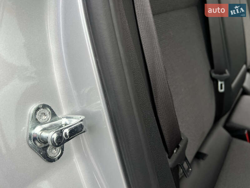 Универсал Opel Astra 2011 в Луцке фото 108 Универсал Opel Astra 2011 в Луцке