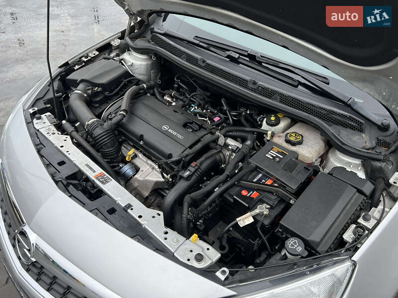 Универсал Opel Astra 2011 в Луцке фото 132 Универсал Opel Astra 2011 в Луцке