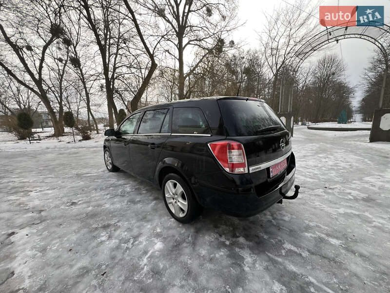 Универсал Opel Astra 2010 в Ватутино фото 17 Универсал Opel Astra 2010 в Ватутино