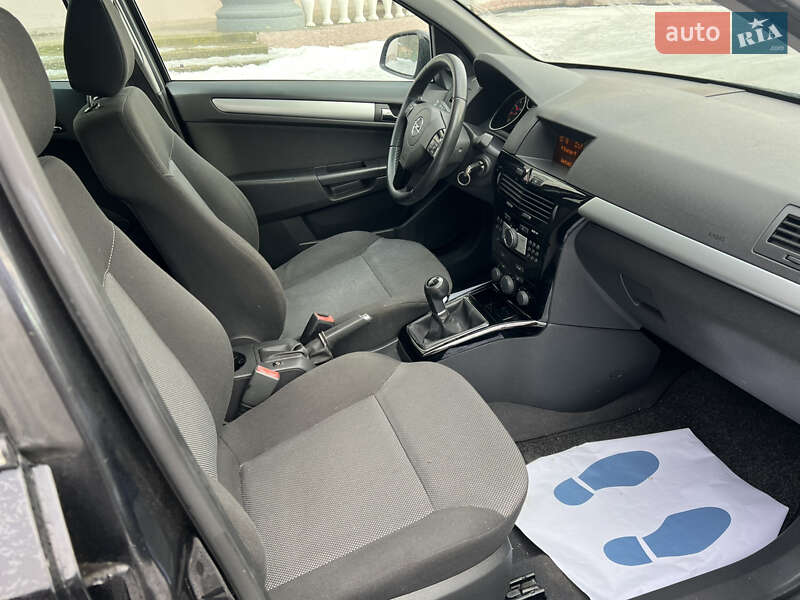 Универсал Opel Astra 2010 в Ватутино фото 26 Универсал Opel Astra 2010 в Ватутино