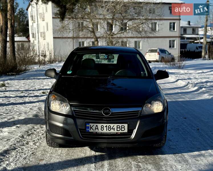 Хэтчбек Opel Astra 2009 в Киеве