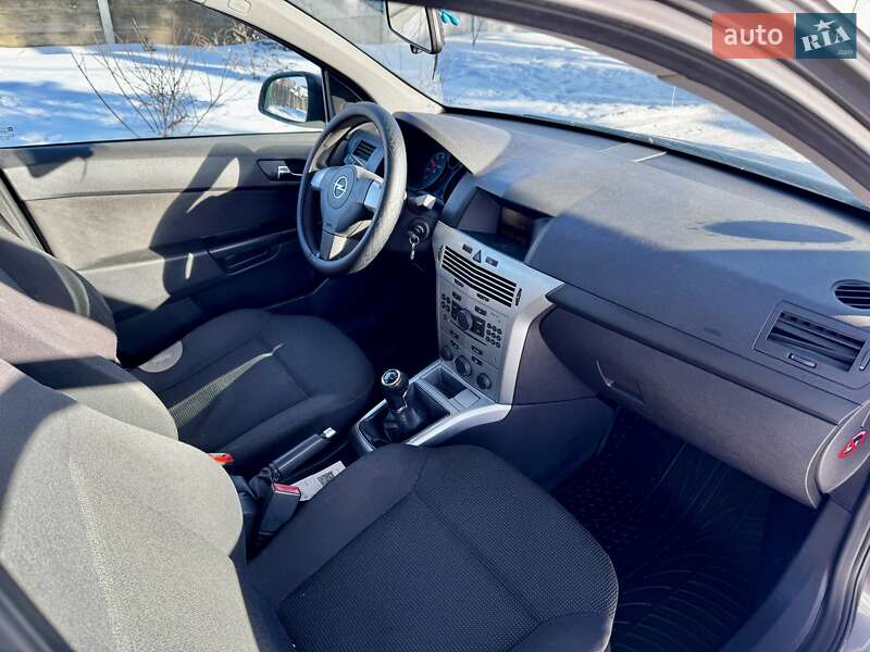 Хэтчбек Opel Astra 2009 в Киеве