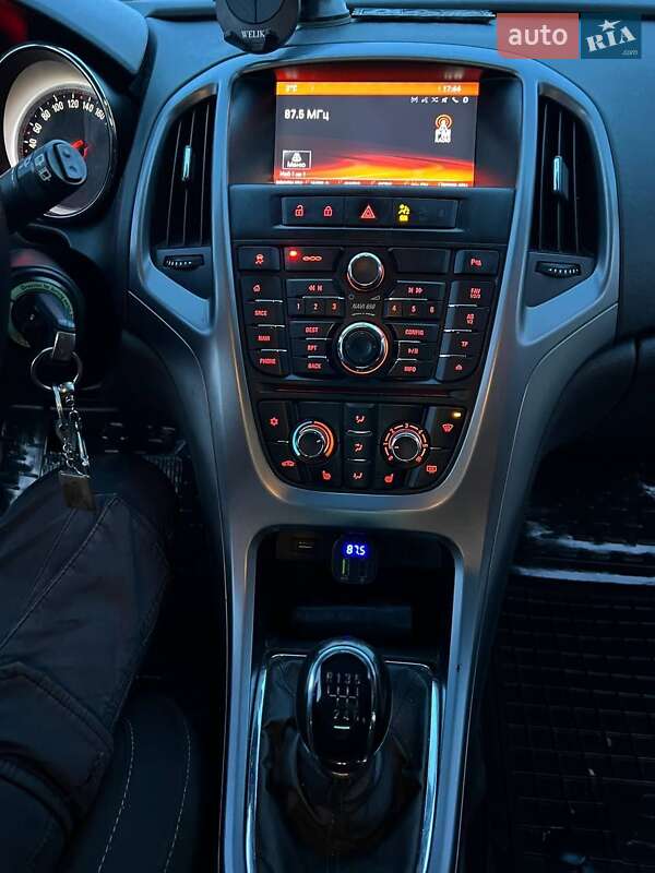 Универсал Opel Astra 2014 в Бродах