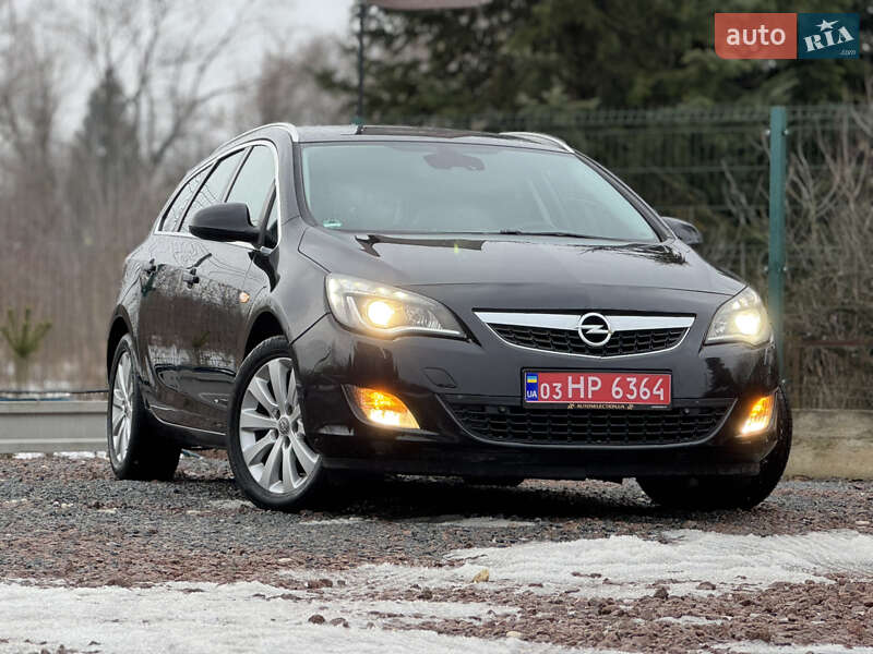 Универсал Opel Astra 2012 в Дрогобыче