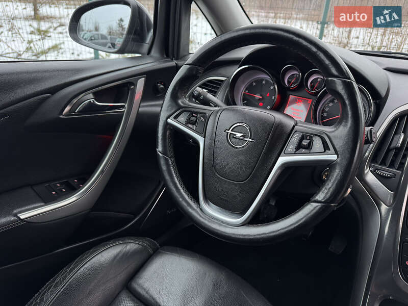 Универсал Opel Astra 2012 в Дрогобыче