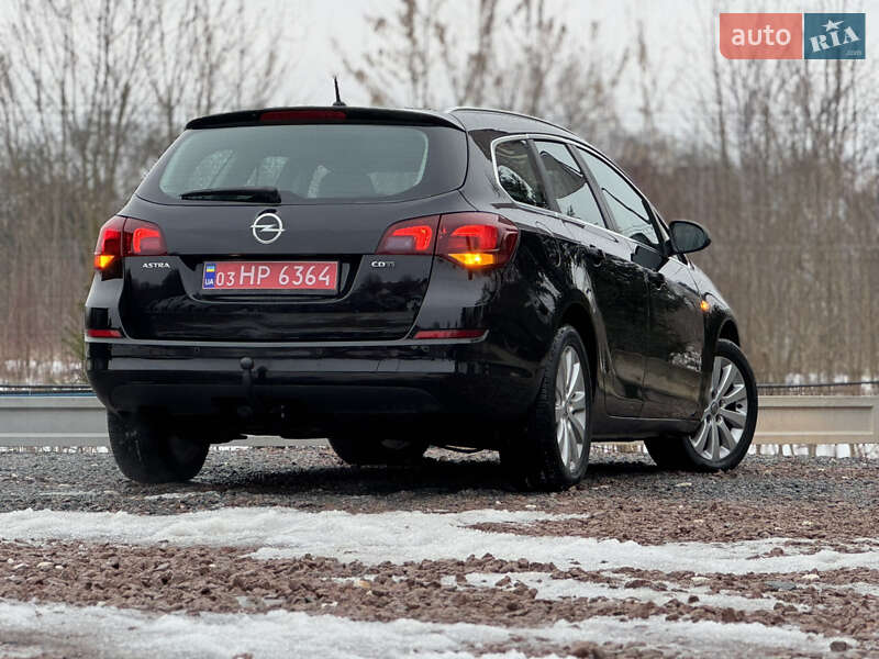 Универсал Opel Astra 2012 в Дрогобыче