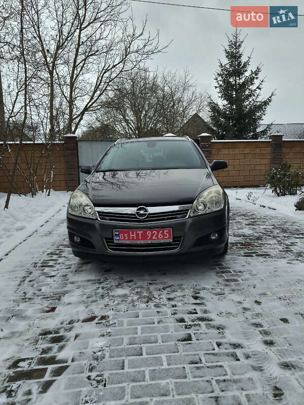 Універсал Opel Astra 2008 в Луцьку