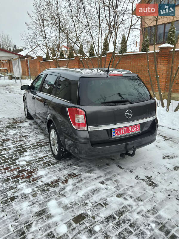 Універсал Opel Astra 2008 в Луцьку