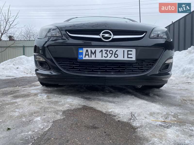 Универсал Opel Astra 2013 в Житомире