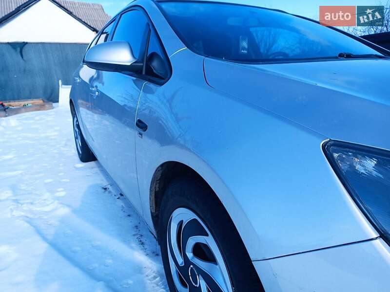 Универсал Opel Astra 2012 в Ямполе