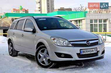 Універсал Opel Astra 2009 в Львові