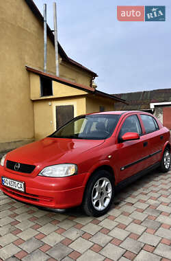 Седан Opel Astra 2000 в Хусте