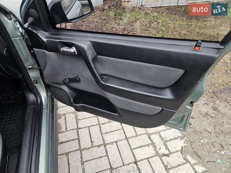 Седан Opel Astra 2007 в Запоріжжі