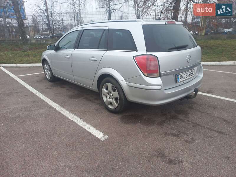 Универсал Opel Astra 2006 в Житомире