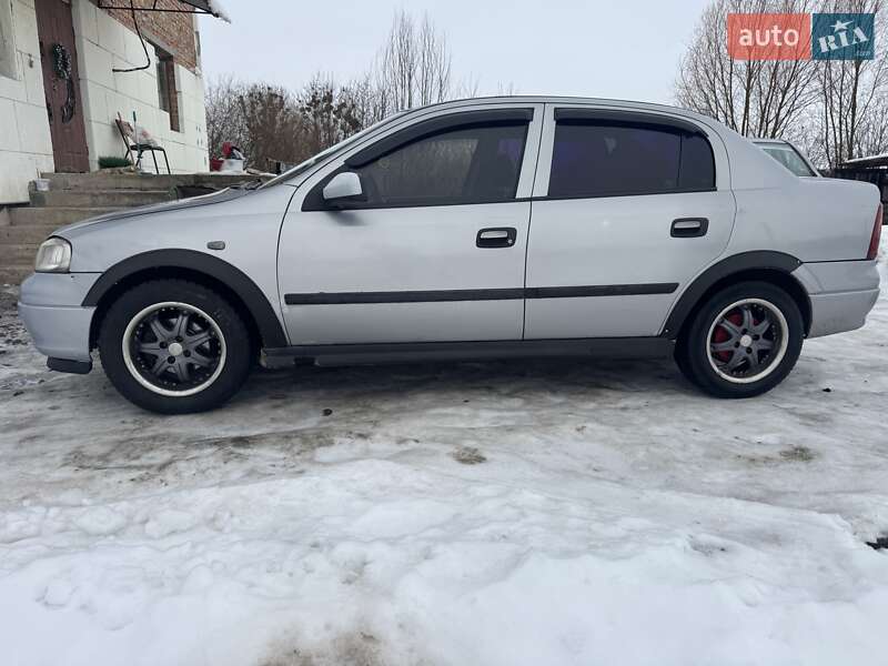 Седан Opel Astra 2001 в Львові