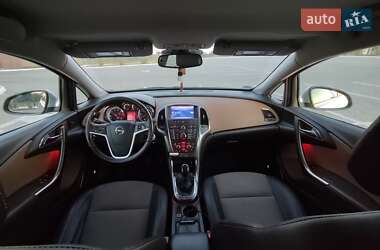 Универсал Opel Astra 2012 в Львове