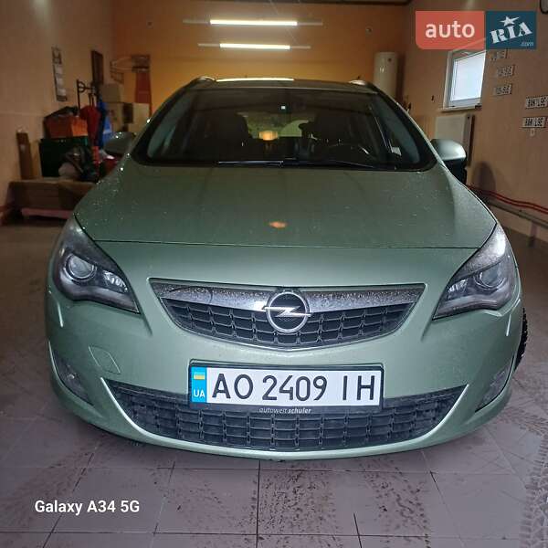 Opel Astra 2012