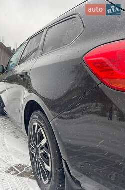 Універсал Opel Astra 2014 в Стрию