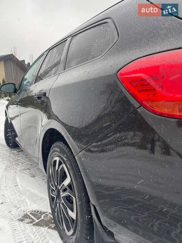 Універсал Opel Astra 2014 в Стрию