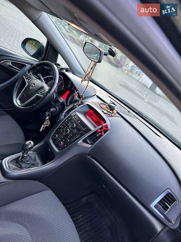 Універсал Opel Astra 2014 в Стрию