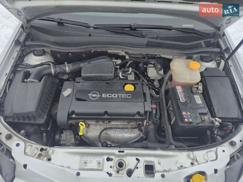 Универсал Opel Astra 2006 в Нововолынске