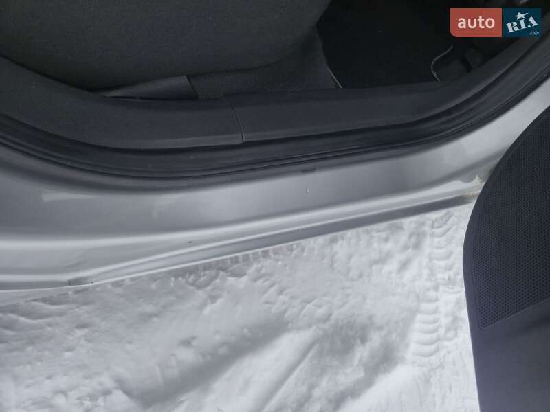 Универсал Opel Astra 2006 в Нововолынске