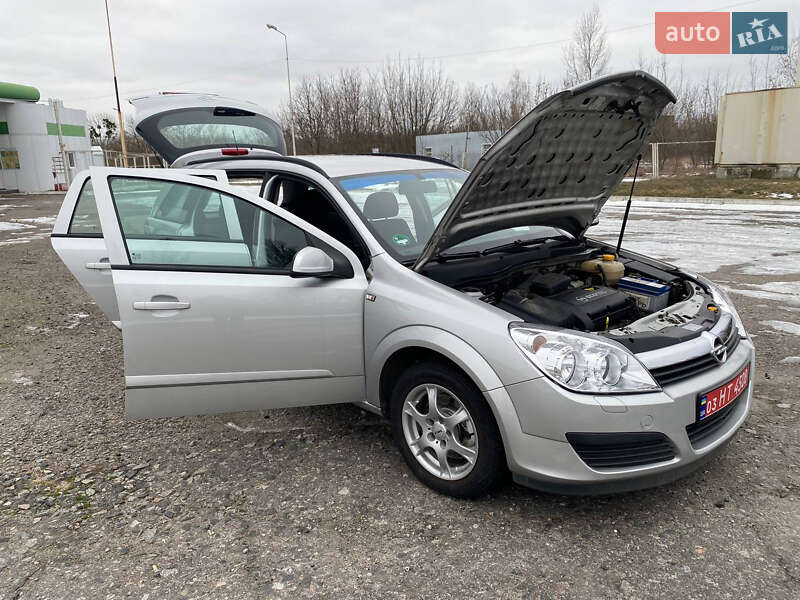 Универсал Opel Astra 2006 в Ахтырке