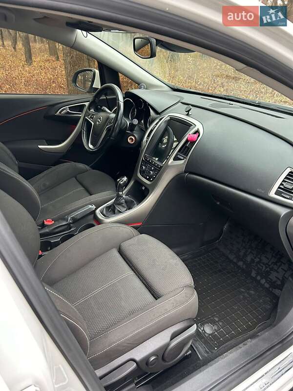 Хэтчбек Opel Astra 2010 в Жовкве