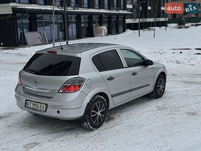 Хэтчбек Opel Astra 2008 в Ивано-Франковске