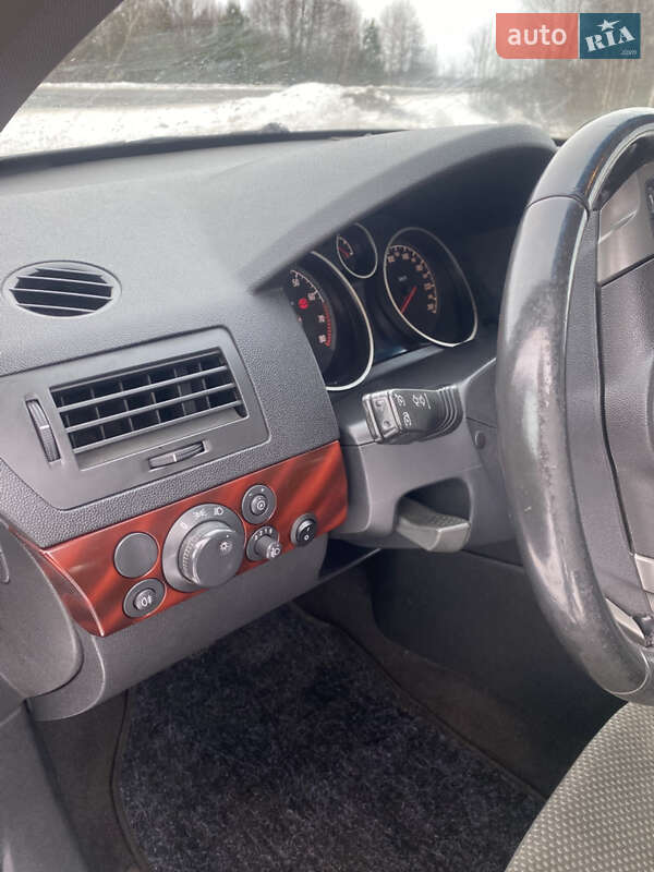 Универсал Opel Astra 2004 в Ратным фото 8 Универсал Opel Astra 2004 в Ратным