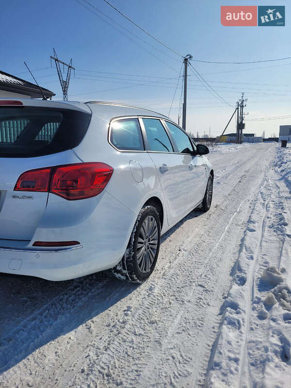 Универсал Opel Astra 2013 в Луцке фото 4 Универсал Opel Astra 2013 в Луцке