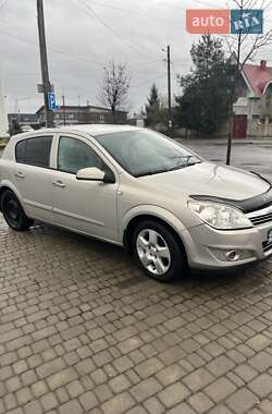 Хэтчбек Opel Astra 2008 в Ужгороде