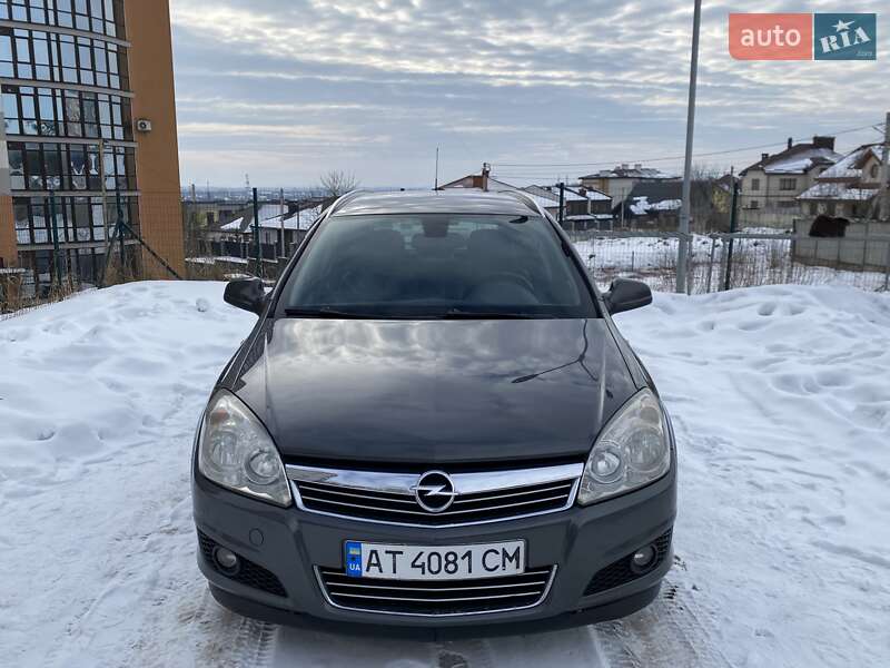 Універсал Opel Astra 2009 в Івано-Франківську