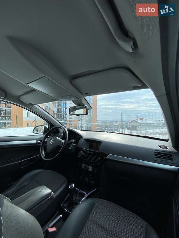 Універсал Opel Astra 2009 в Івано-Франківську