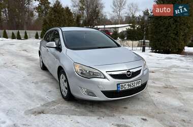 Универсал Opel Astra 2011 в Жовкве