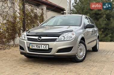 Хэтчбек Opel Astra 2008 в Одессе