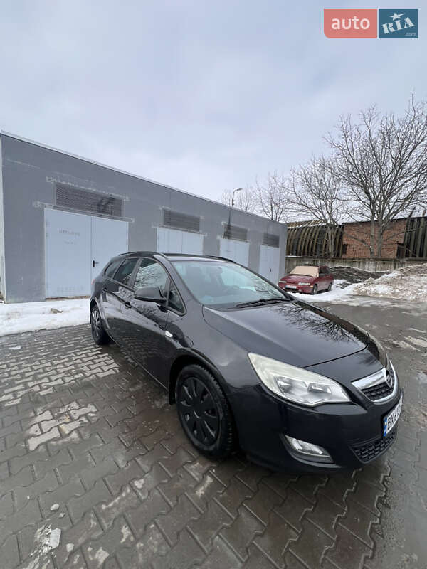 Opel Astra 2011